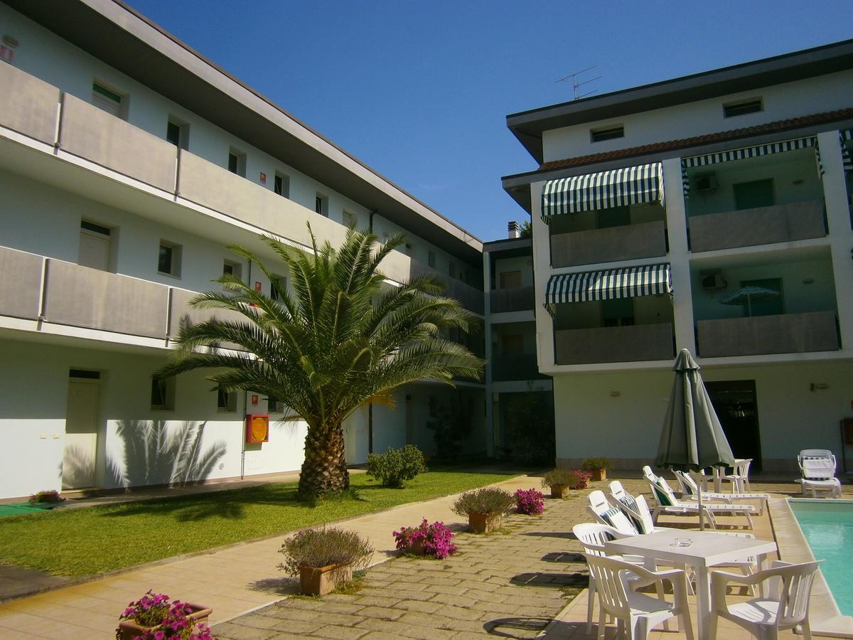 Residence Verde Pineta Principina a Mare Eksteriør billede